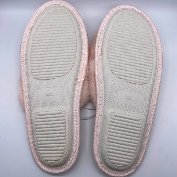 SPLENDID Fuzzy Faux Fur Slide Slippers Criss Cross Front Size M/L Pink - Picture 4 of 4